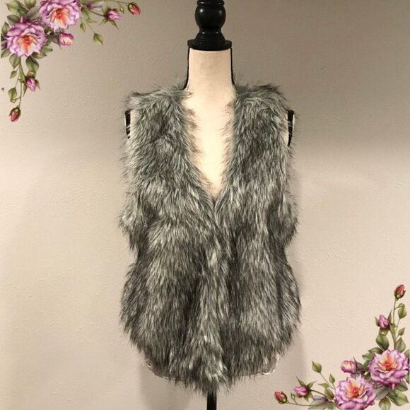 Faux fur grey sleeveless vest - Picture 1 of 11